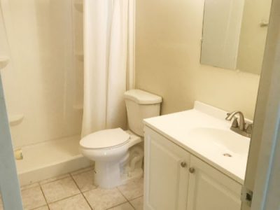 auction home bathroom